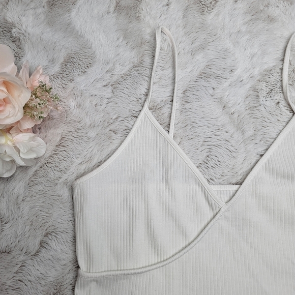 Basics By Pacsun White Ribbed V Neck Cami Tank Top Size L - Picture 4 of 11